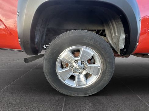 Used 2016 Toyota Tacoma TRD Sport image 25