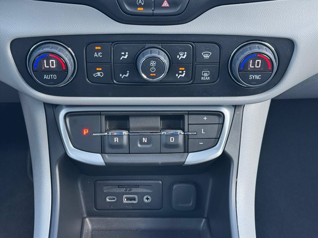 Used 2022 GMC Terrain SLT w/ Infotainment Package II AWD/4WD image 16