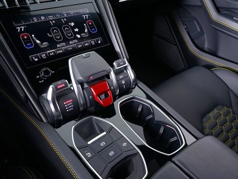 Used 2023 Lamborghini Urus S AWD/4WD image 31