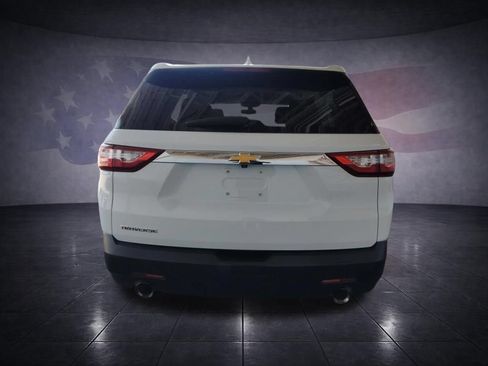 Used 2021 Chevrolet Traverse LS FWD image 4