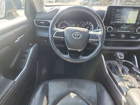 Used 2021 Toyota Highlander Limited AWD/4WD image 9