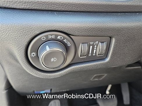 New 2026 Chrysler Pacifica Select w/ S Appearance Package image 28