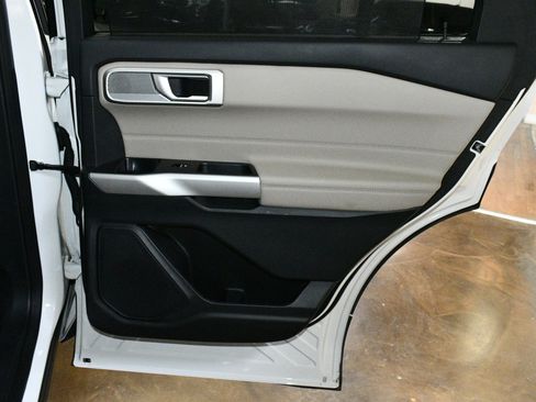 Used 2020 Ford Explorer Limited w/ Class III Trailer Tow Package image 44