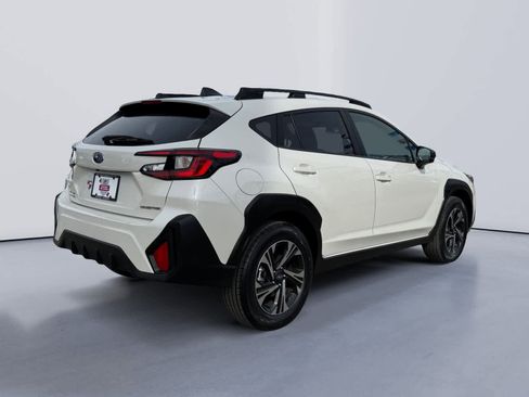 Used 2024 Subaru Crosstrek 2.0i Premium image 3