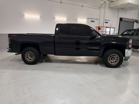 Used 2018 Chevrolet Silverado 1500 LT w/ All Star Edition AWD/4WD image 10