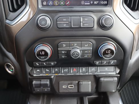 Used 2021 Chevrolet Silverado 1500 High Country w/ Technology Package image 30