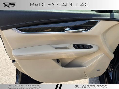 Used 2018 Cadillac XT5 AWD image 4