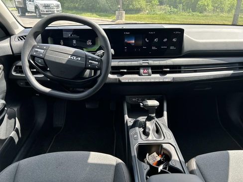 Used 2025 Kia K4 FWD image 16