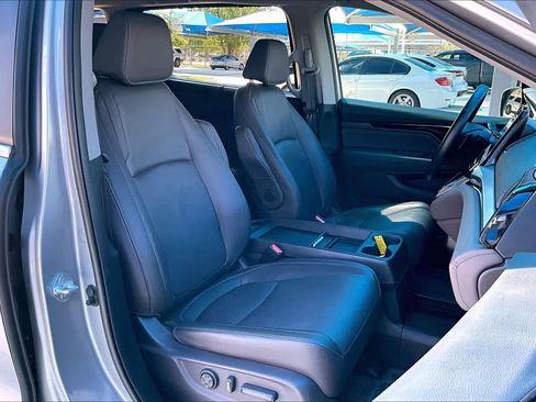 Used 2024 Honda Odyssey Touring image 9