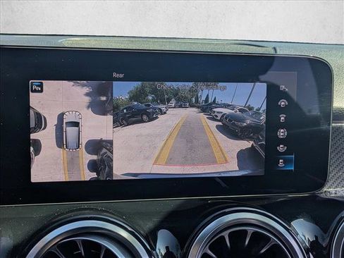 Used 2023 Mercedes-Benz GLB 250 4MATIC image 12