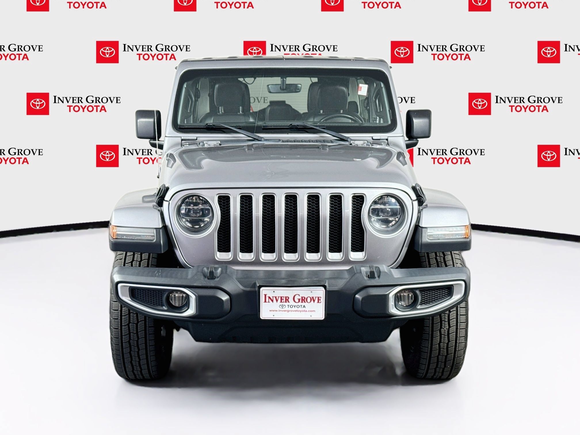 Used 2018 Jeep Wrangler Unlimited Sahara w/ Uconnect 4C Nav & Sound Group AWD/4WD image 2