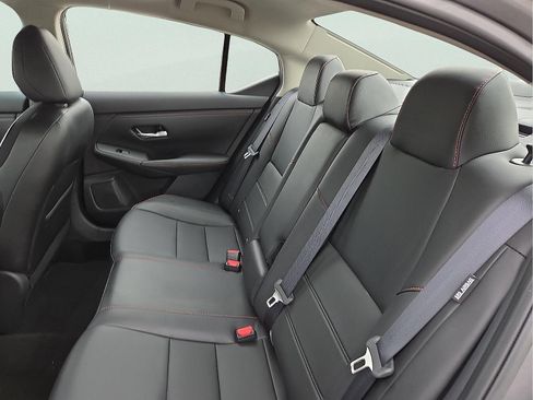 Used 2024 Nissan Sentra SR w/ SR Premium Package image 10