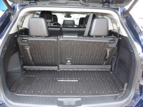 Used 2022 Toyota Highlander XLE image 14