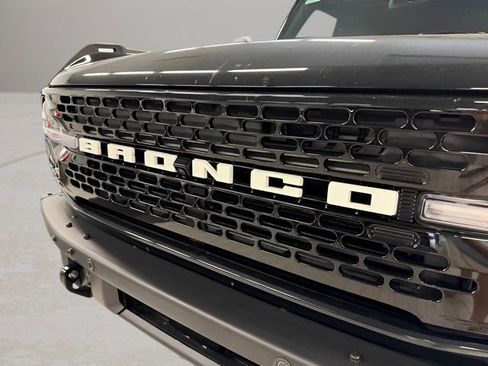 Used 2024 Ford Bronco Wildtrak image 2