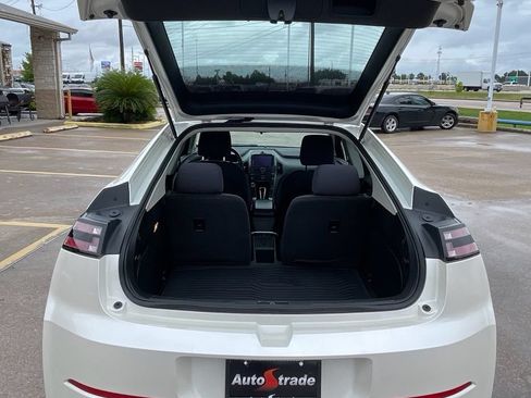 Used 2014 Chevrolet Volt FWD image 10
