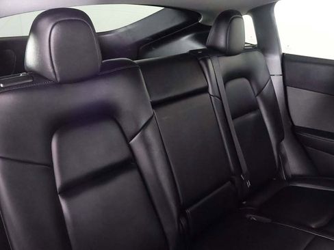 Used 2022 Tesla Model Y Long Range image 31