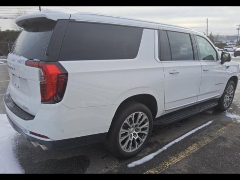 Used 2025 GMC Yukon XL Denali image 9