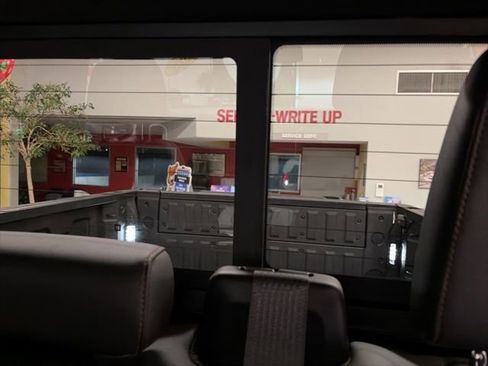 Used 2020 GMC Sierra 1500 AT4 w/ AT4 Premium Package image 40