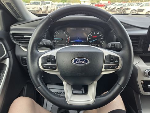 Certified 2023 Ford Explorer XLT w/ Class IV Trailer Tow Package image 8