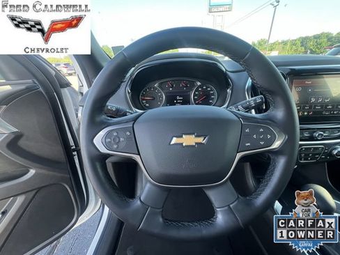 Used 2023 Chevrolet Traverse LT FWD image 17