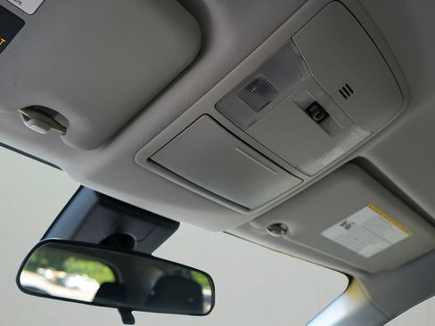 Used 2017 Toyota RAV4 LE FWD image 29