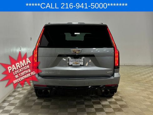 Used 2025 Cadillac Escalade V image 5