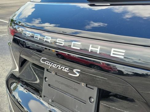 Used 2019 Porsche Cayenne S image 7