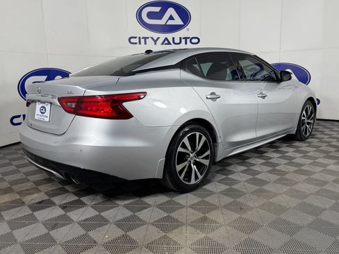 Used 2017 Nissan Maxima 3.5 SL w/ Interior Lighting Package image 4