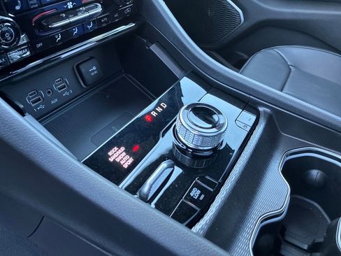 New 2024 Jeep Grand Cherokee Limited 4xe w/ Luxury Tech Group II image 8