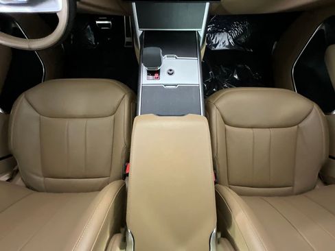 Certified 2025 Land Rover Range Rover Long Wheelbase SE image 14