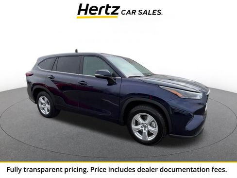 Used 2025 Toyota Highlander LE FWD image 1