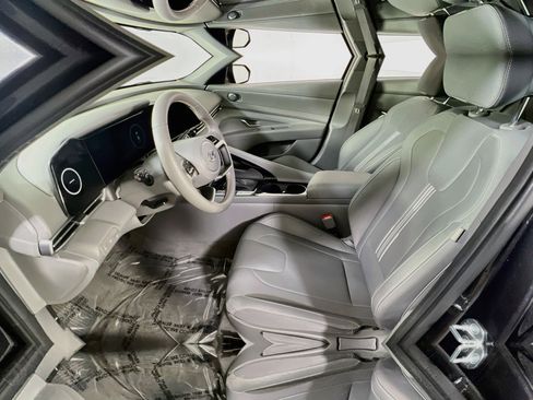 Used 2023 Hyundai Elantra SEL w/ Convenience Package FWD image 21