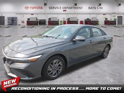 Used 2024 Hyundai Elantra SEL FWD image 1