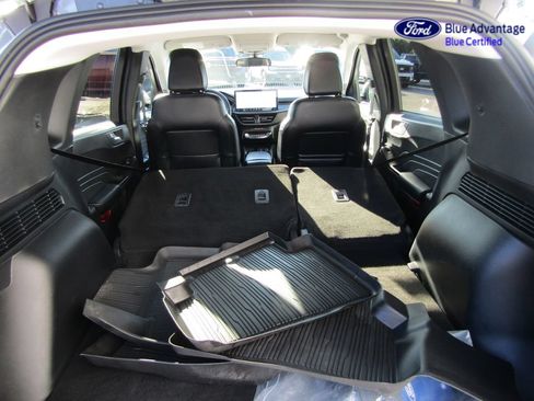 Certified 2026 Ford Escape SE w/ Class II Trailer Tow Package FWD image 11
