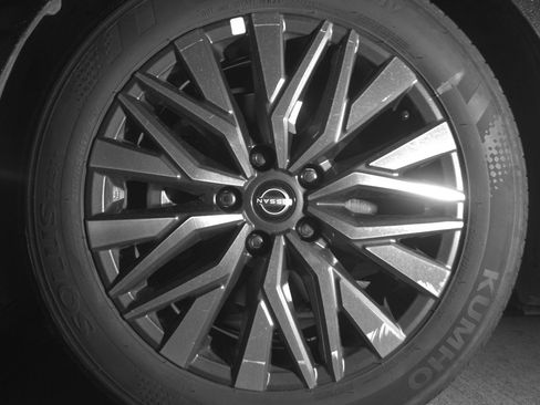 Used 2025 Nissan Altima 2.5 SV image 12