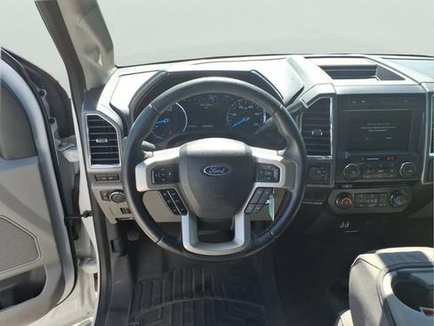 Used 2017 Ford F350 XLT w/ XLT Premium Package AWD/4WD image 13