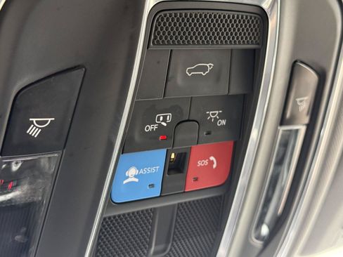 Used 2023 Jeep Grand Cherokee Limited AWD/4WD image 30