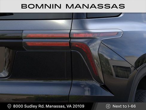 New 2026 Chevrolet Traverse LT FWD image 11