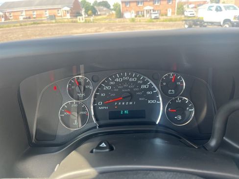 New 2025 Chevrolet Express 3500 Extended w/ Driver Convenience Package image 18