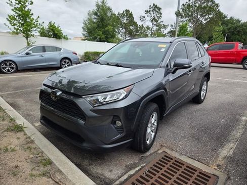 Used 2021 Toyota RAV4 XLE image 3
