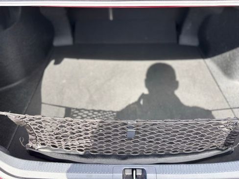 Used 2018 Toyota Camry LE image 18