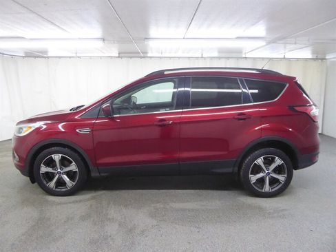 Used 2017 Ford Escape SE w/ SE Leather Comfort Package image 4