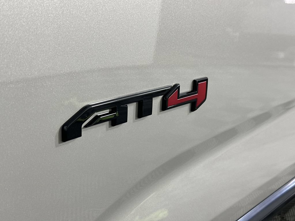 New 2027 GMC Terrain AT4 w/ LPO, Black Badging Package AWD/4WD image 33