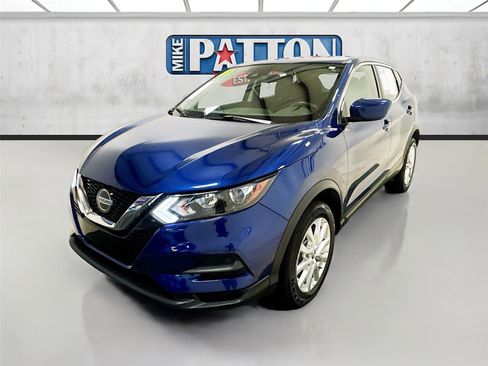 Used 2021 Nissan Rogue Sport S image 3