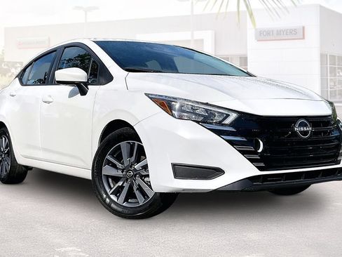 Used 2025 Nissan Versa SV FWD image 1