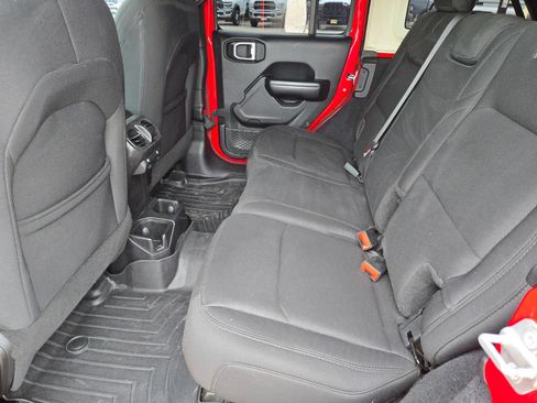 Used 2019 Jeep Wrangler Unlimited Sport S AWD/4WD image 13