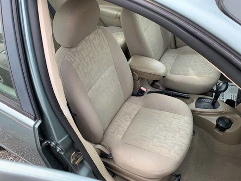 Used 2005 Ford Focus SE image 19