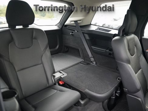 Used 2022 Volvo XC90 T6 Momentum w/ Advanced Package image 12
