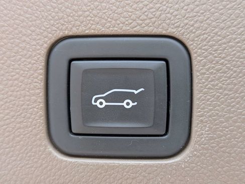 Used 2023 GMC Yukon Denali AWD/4WD image 14