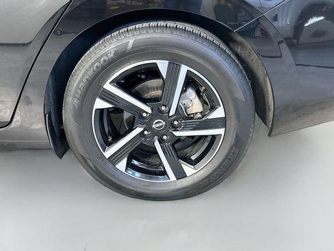 Used 2025 Nissan Sentra SV FWD image 33
